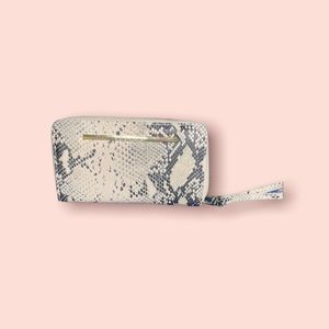Steve Madden Snakeskin Wallet Checkbook Wristlet‎